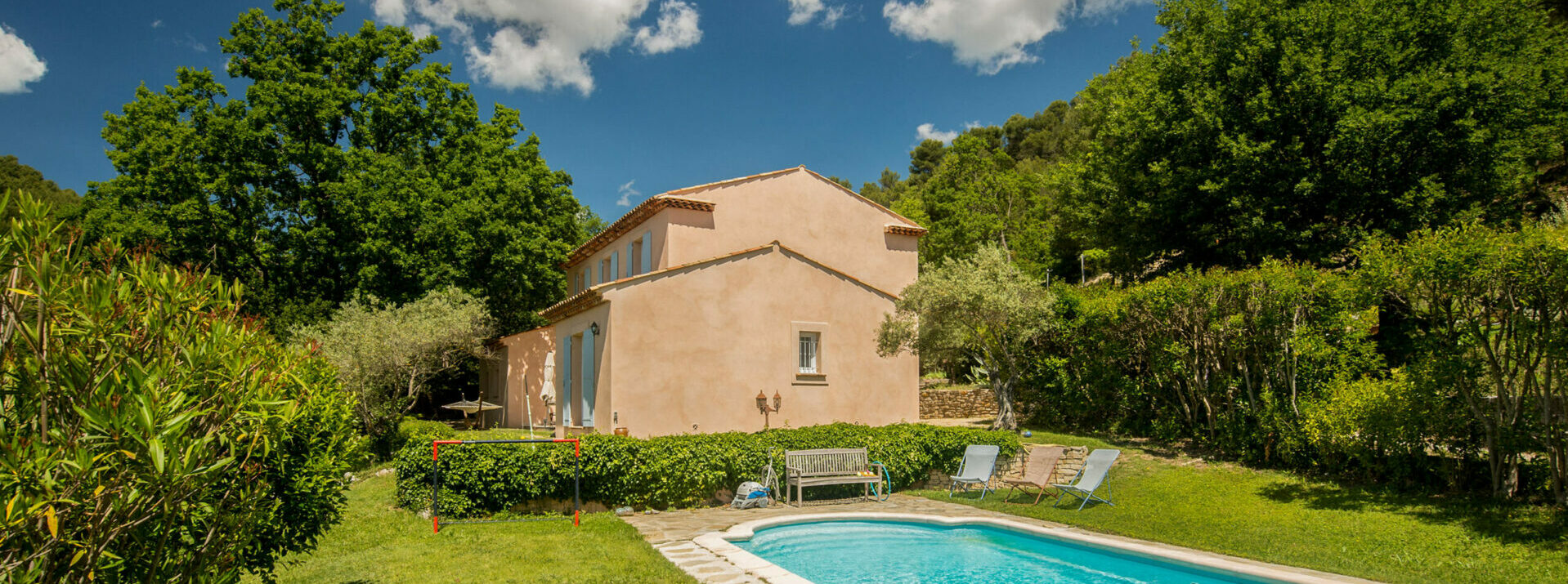 Maison avec jardin et piscine